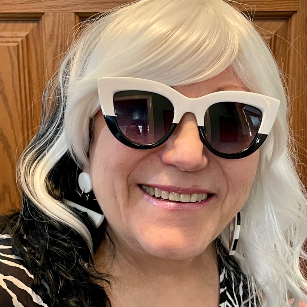 Meet your Posher, Carol